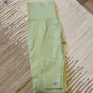 Set active x Madelyn Cline